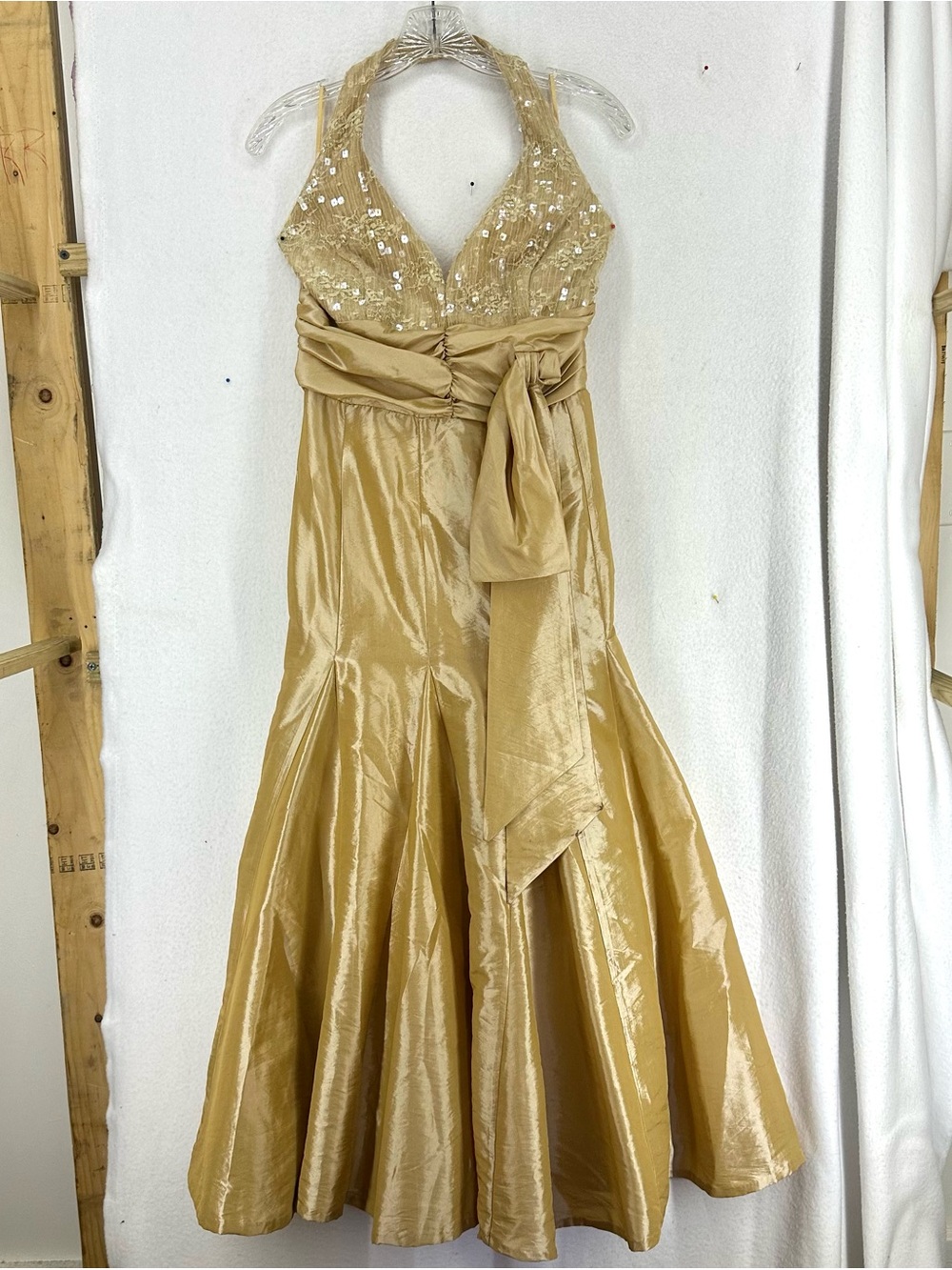 Rosita Gold Sequin Lace Halter Mermaid Formal Gown Women’s US 10 Large